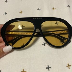 Oversized Gucci aviator sunglasses